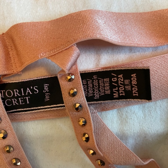 Victoria’s Secret Swarovski Crystal Pink satin w/crystals Bra and garter set NWT - Picture 5 of 8